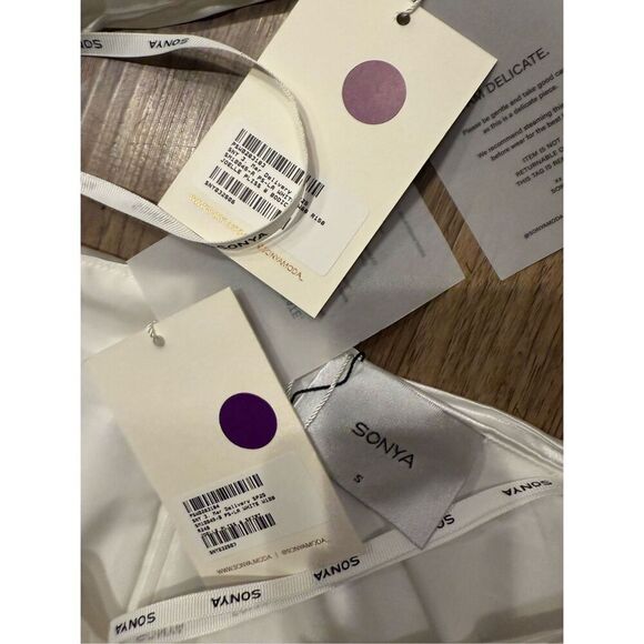 Sonya Moda Jolle Plissé halter Top &  Maxi skirt Set in White size S NWT - Picture 9 of 9